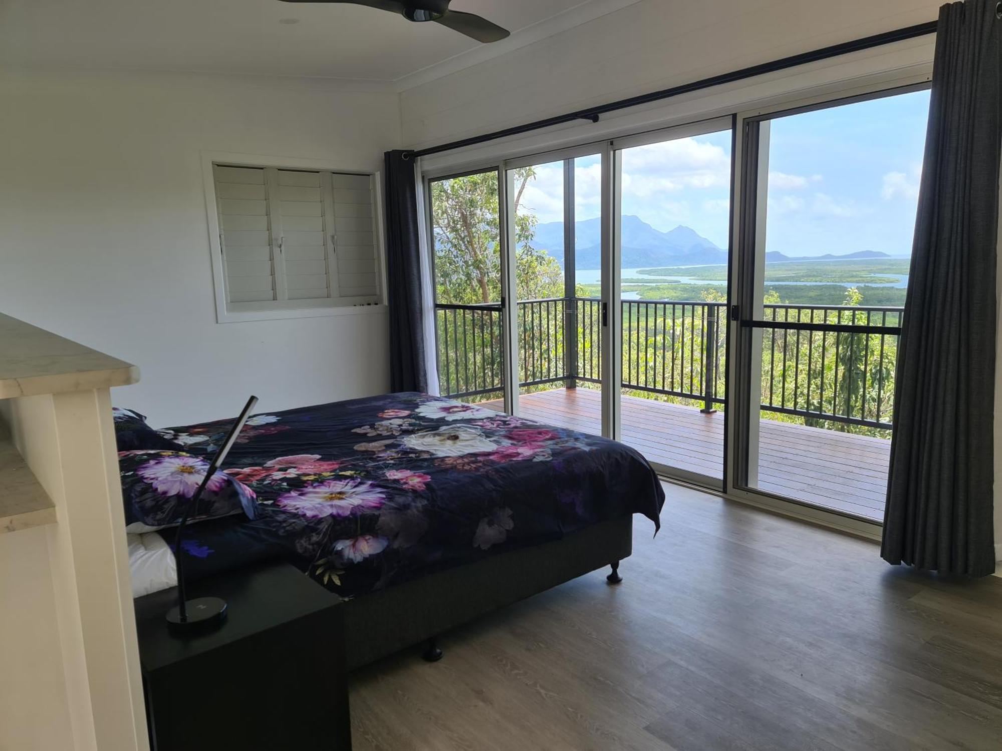 Vista Hinchinbrook Aparthotel Cardwell Exterior photo