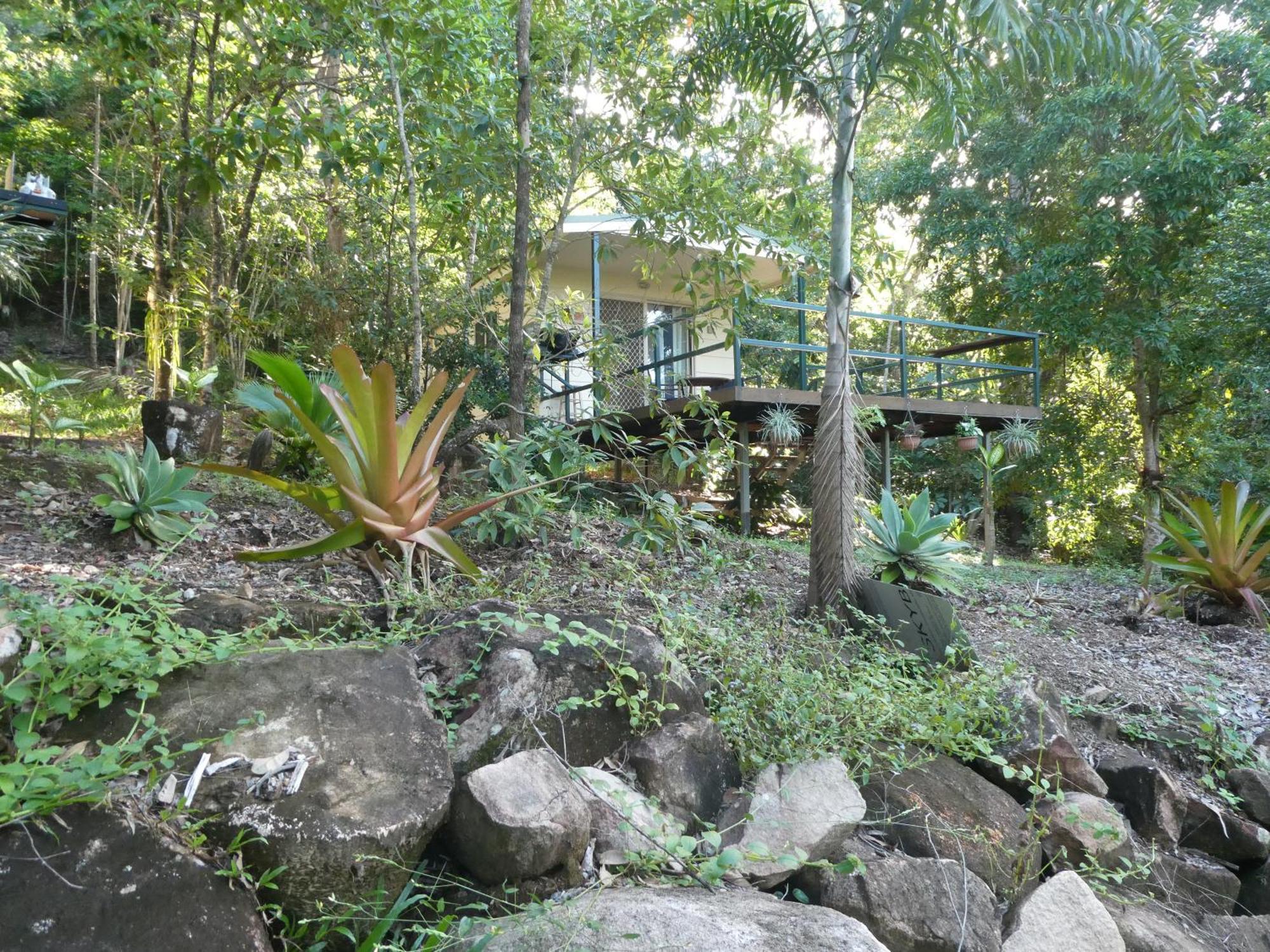 Vista Hinchinbrook Aparthotel Cardwell Exterior photo