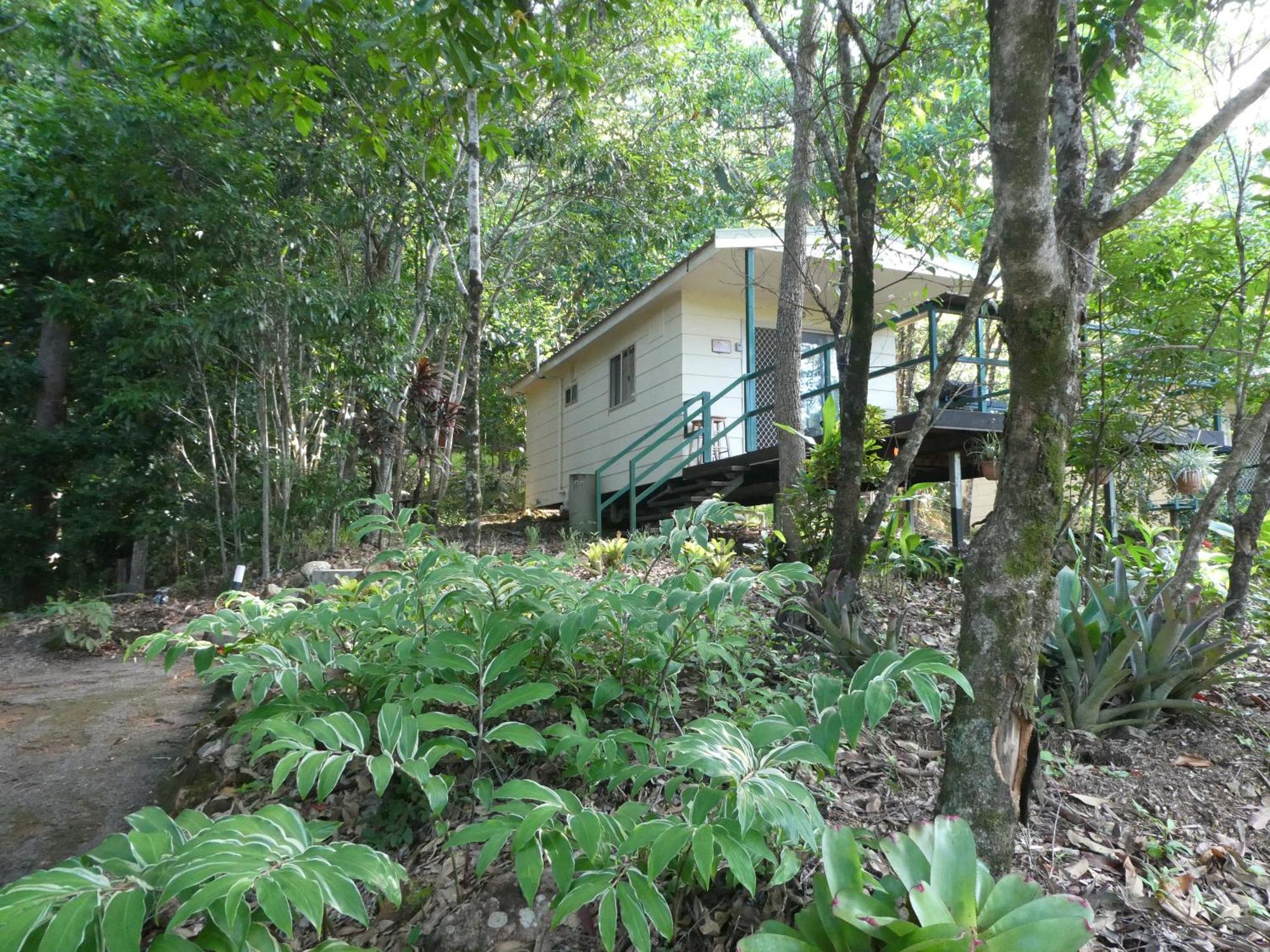 Vista Hinchinbrook Aparthotel Cardwell Exterior photo